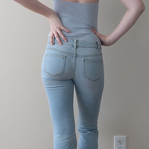 Club Monaco Low-Rise Flared Jeans - Picture 5 of 5